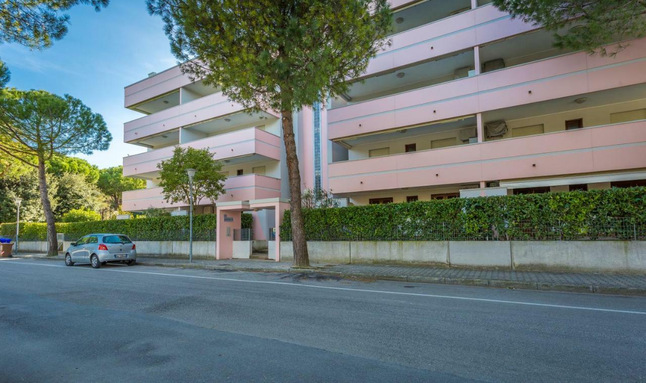 Lignano Sabbiadoro Flat Garage Apartment Exterior photo